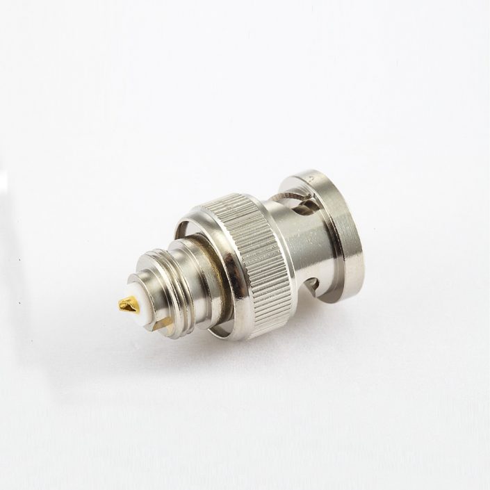 焊接式接线BNC连接器公头180度