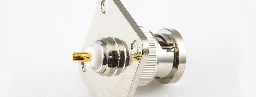 面板4孔法兰接线BNC连接器公头直式焊杯