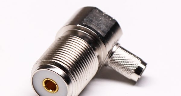 uhf 连接器前穿墙弯式压接母头接线